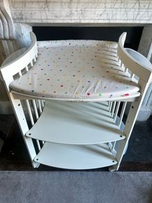 Stokke changing table