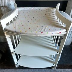 Stokke changing table