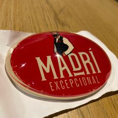 Madri fish eye badge