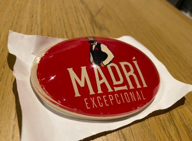Madri fish eye badge