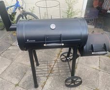 Landmann Memphis BBQ Meat Smoker & Grill