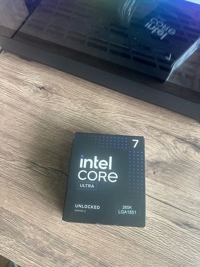 Intel Ultra Core  7