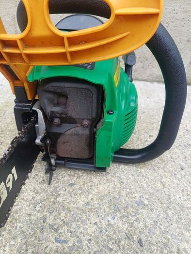 petrol chainsaw