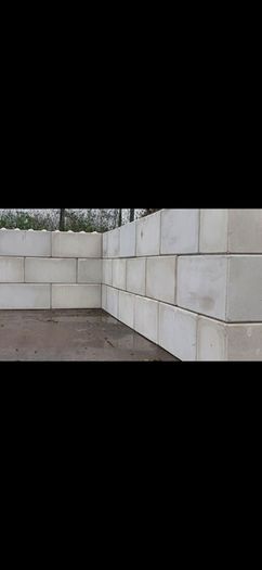 concrete kelly blocks