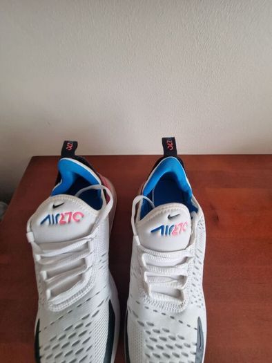 Nike 270s runners