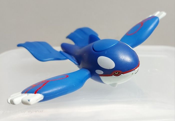 Pokemon kyogre figure
