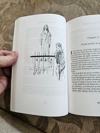 A Light Between The Hills. By Heather Parsons. Illustrated By Don Conroy.a First Edition Paperback In Good Condition   See Photos For Same.