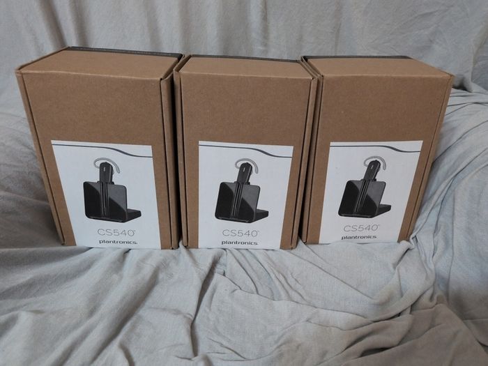 Brand New Plantronics CS540 Wireless DECT Headset System