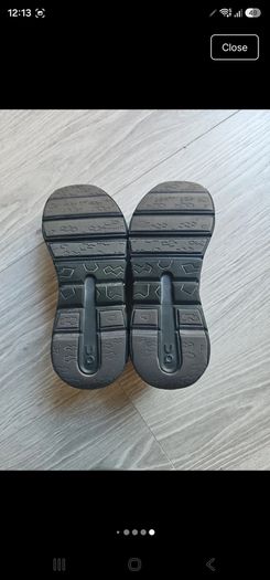 Genuine boys On Cloud trainers