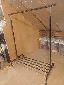 Adjustable Clothing Rail