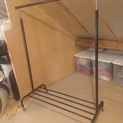 Adjustable Clothing Rail