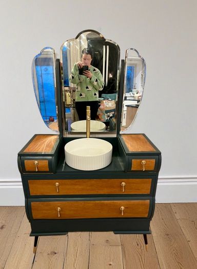 A Striking, Bespoke Bathroom Vanity