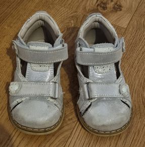 Girl shoes