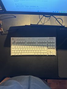 White G915 X Logitech Lightspeed wireless Keyboard low profile