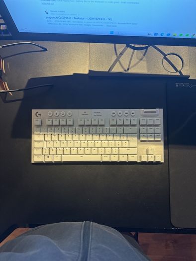 White G915 X Logitech Lightspeed wireless Keyboard low profile