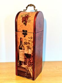 Vintage wooden wine bottle box