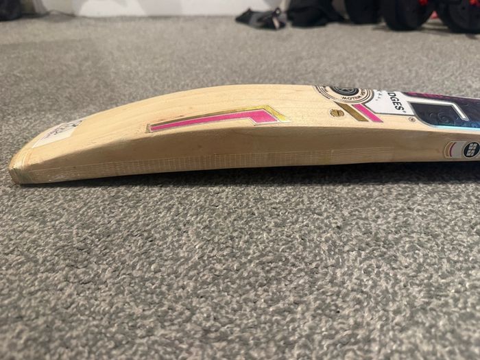 Grade A English Willow cricket bat