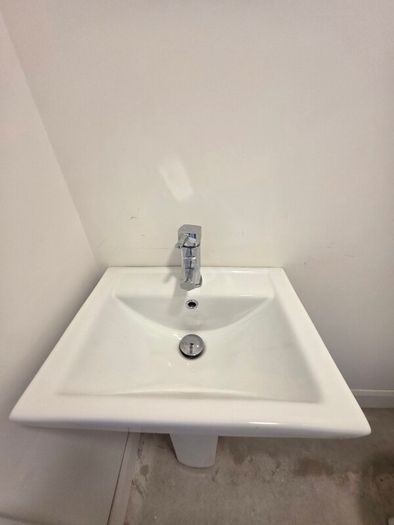Bathroom Pedestal Sink  and Chrome Tap Brand New