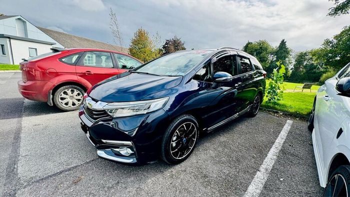 Honda Shuttle Hybrid Z 2016
