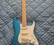 Squier Stratocaster (vintage, Metallic blue)