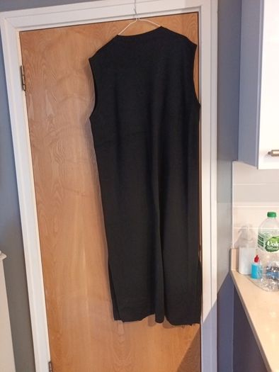 Grazia Black Longt Sleevless Cardigan & Matching Skirt. .  Size 18.