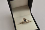 Vintage 9ct Yellow Gold Claddagh Ring