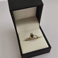 Vintage 9ct Yellow Gold Claddagh Ring