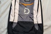 Discovery adventure roller carry on 20" x 15 x 6" new without tags