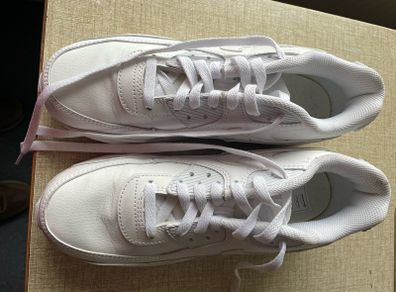 ladies trainers