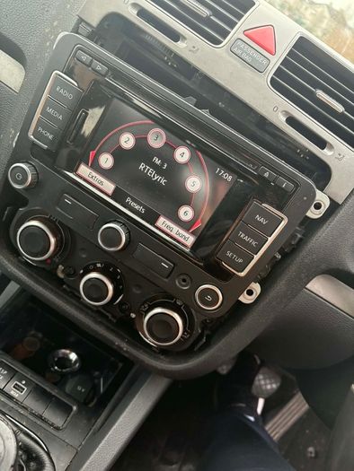 VW Touch screen radio