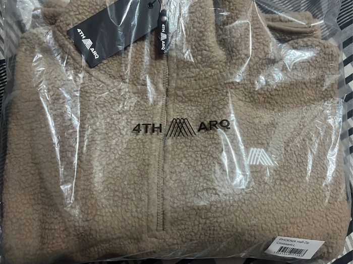 4th Arc Half Zip Fleece BNWT