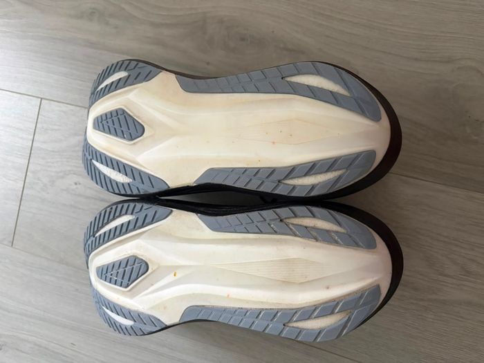 Asics Megablast