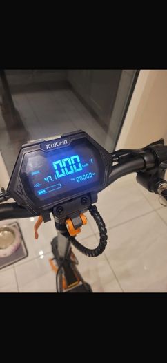 Kukirin G2 electric scooter