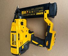 18 g straight brad nailer like new