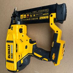 18 g straight brad nailer like new