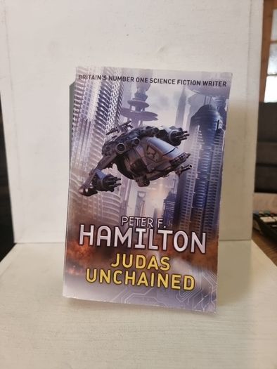 Peter F. Hamilton  Judas Unchained