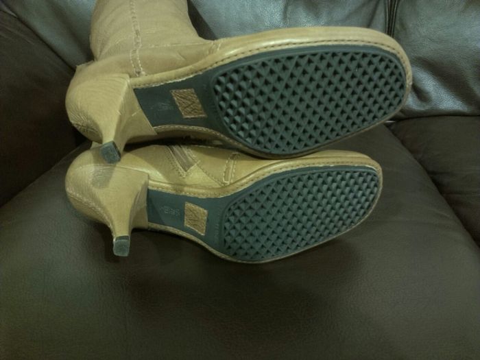 Aerosoles Signature Boots, size EU-38, UK-5, brand new.