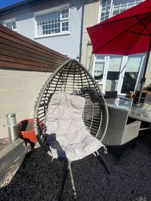 egg chair