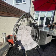 egg chair