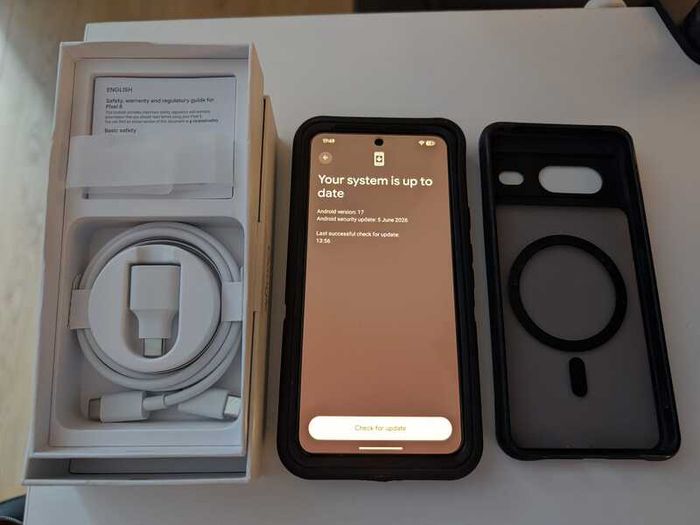 Google Pixel 8 128GB - Immaculate - Box, Cable, OtterBox + Extra Case