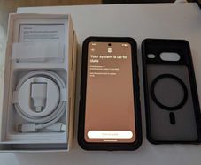 Google Pixel 8 128GB - Immaculate - Box, Cable, OtterBox + Extra Case