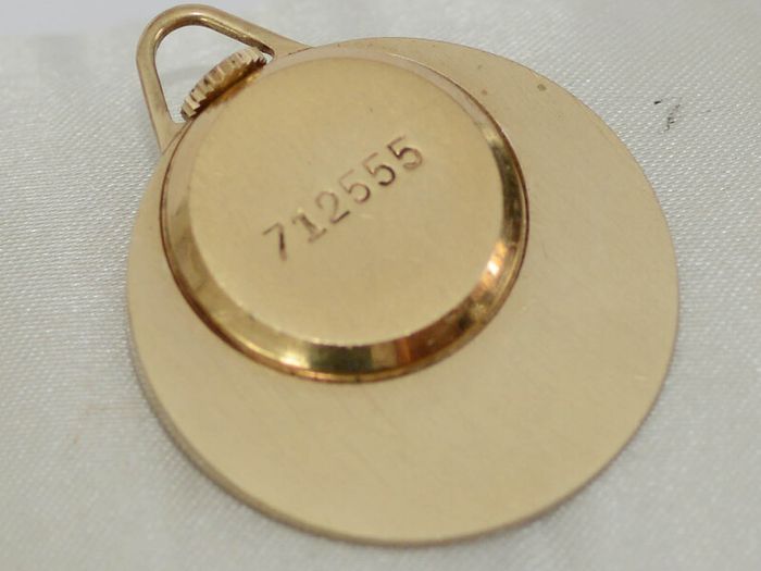 Vintage Ladies Sekonda Mechanical Pendant Watch