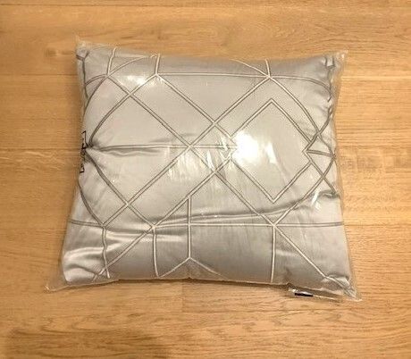 Next Cushion New