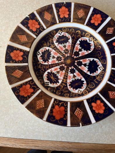 1128 a"Old Imari" pattern 11" Wall plate