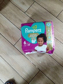 babies nappies pampers size 6