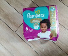 babies nappies pampers size 6