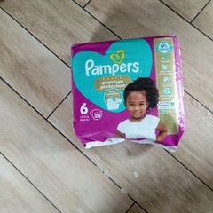 babies nappies pampers size 6