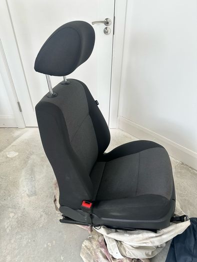 Volkswagen Caddy Mk4 Trendline Seats