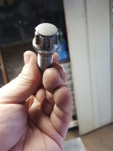 wheel locking bolts