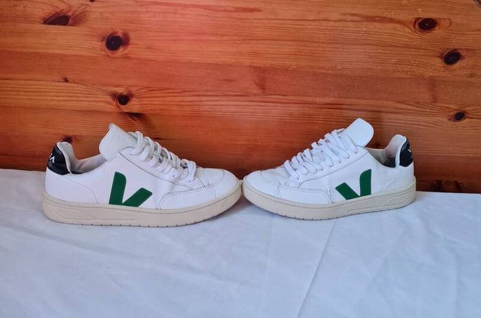 Veja v12 green logo size 5 eu 38 white leather in good condition